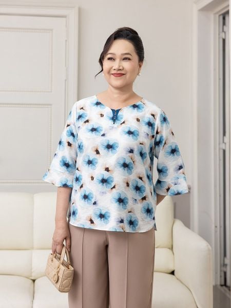  Hạnh áo cổ xẻ V viền kết hạt, vạt trước bo tròn, tay ngắn bèo cách điệu 4428/5.267 