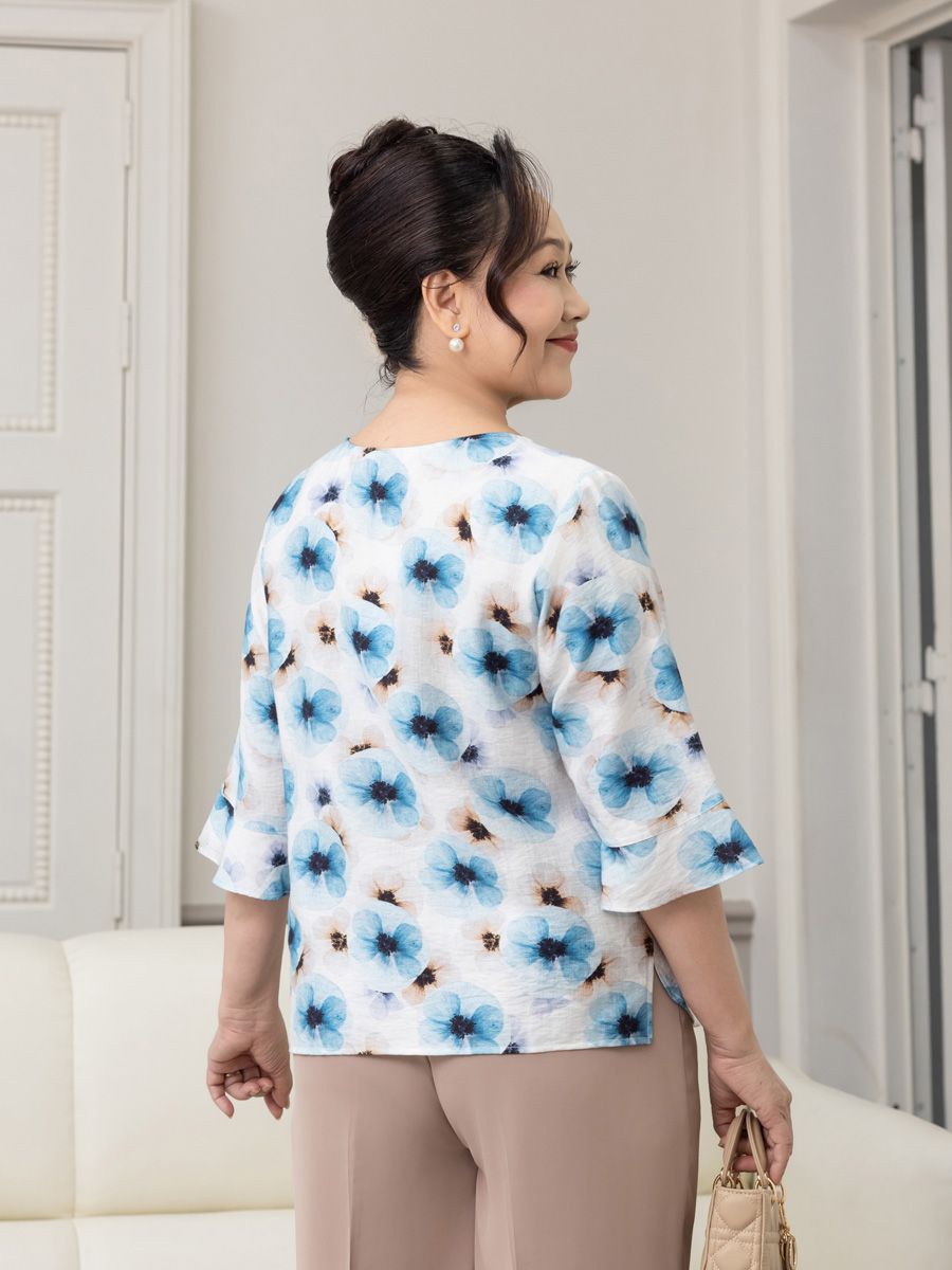  Hạnh áo cổ xẻ V viền kết hạt, vạt trước bo tròn, tay ngắn bèo cách điệu 4428/5.267 