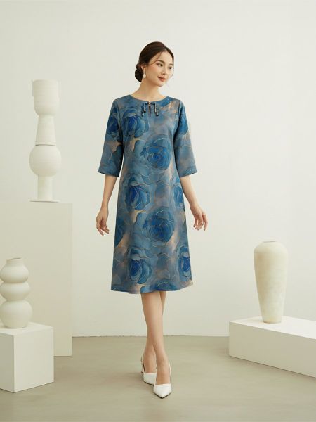  HẠNH - Đầm suông cổ tròn tay lỡ chất liệu lụa Mẫu Đơn 5616/5.441 