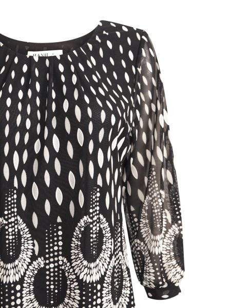  Hạnh - Áo thun cổ tròn họa tiết hoa, tay lửng 84138/5.182 