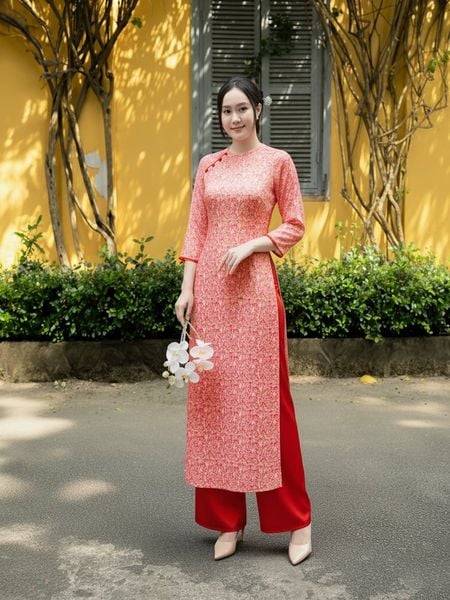  HẠNH - Áo dài cổ tròn đính nút bọc chất liệu gấm 25419/5.539 