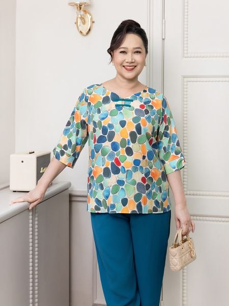  Hạnh áo kiểu cổ xẻ v ,khoen đắp cách điệu,tay lửng phối bo 25418/5.319 