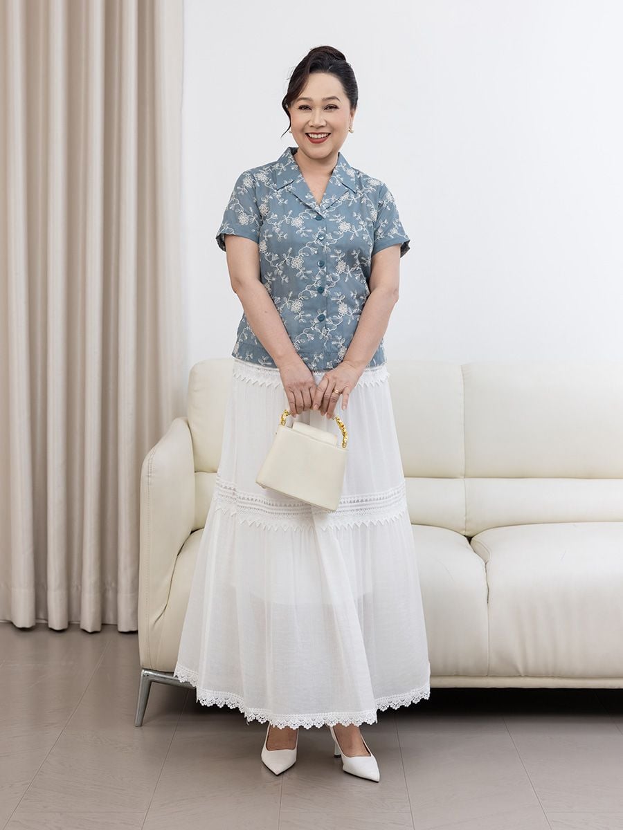  Hạnh Áo sơ mi thêu họa tiết hoa, tay ngắn 5408/5.98 