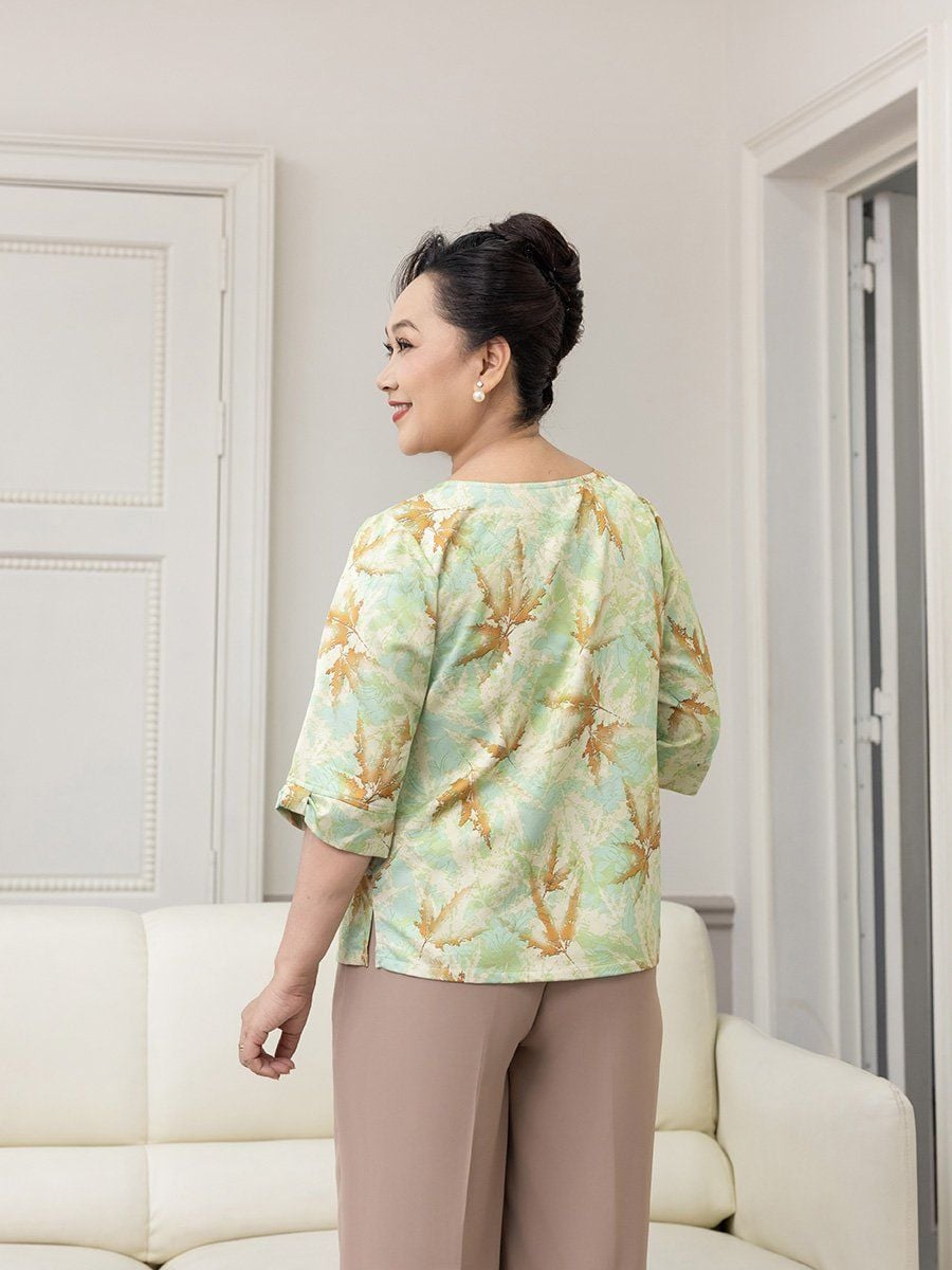  Hạnh Áo cổ xẻ V kết hạt, họa tiết lá thu, tay lửng cách điệu 4434/5.262 