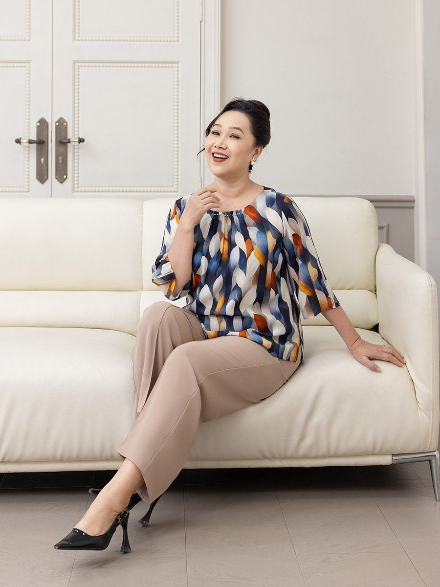  Hạnh Áo cổ tròn dún đính đá,tay lửng phối ren 25416/5.298 