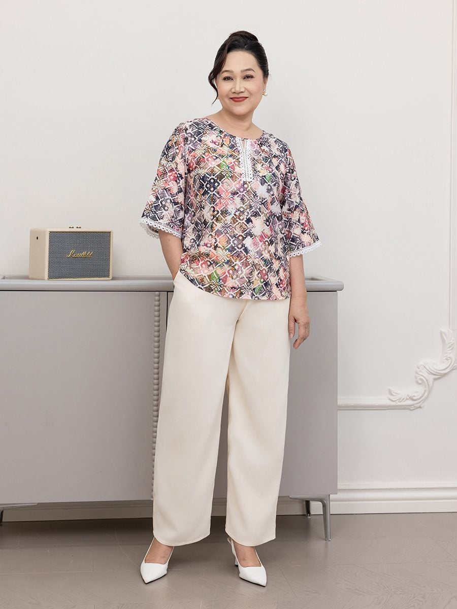  Hạnh Áo cổ tròn phối ren in họa tiết lập thể,tay lửng viền ren hoa 25414/5.320 