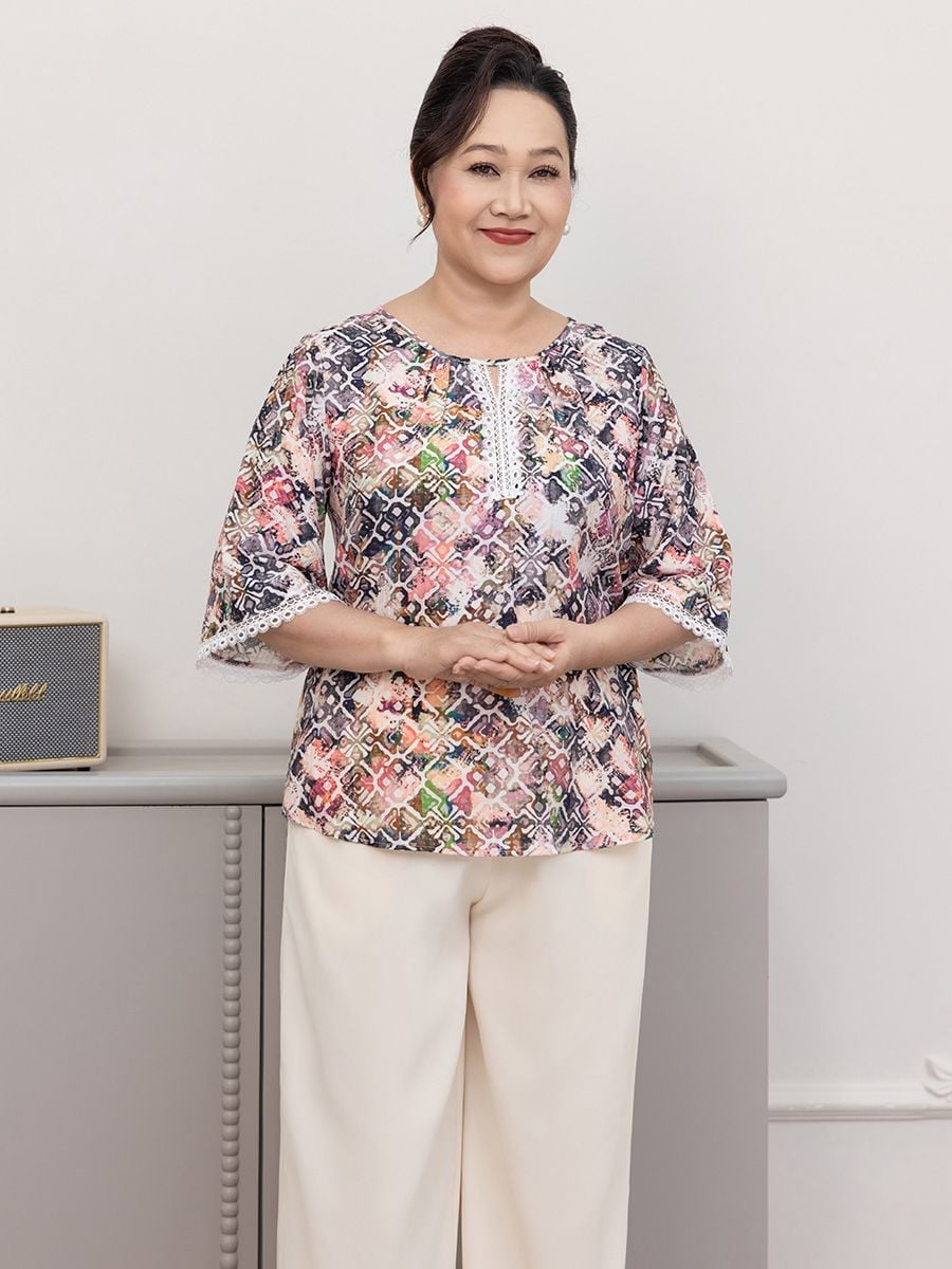  Hạnh Áo cổ tròn phối ren in họa tiết lập thể,tay lửng viền ren hoa 25414/5.320 