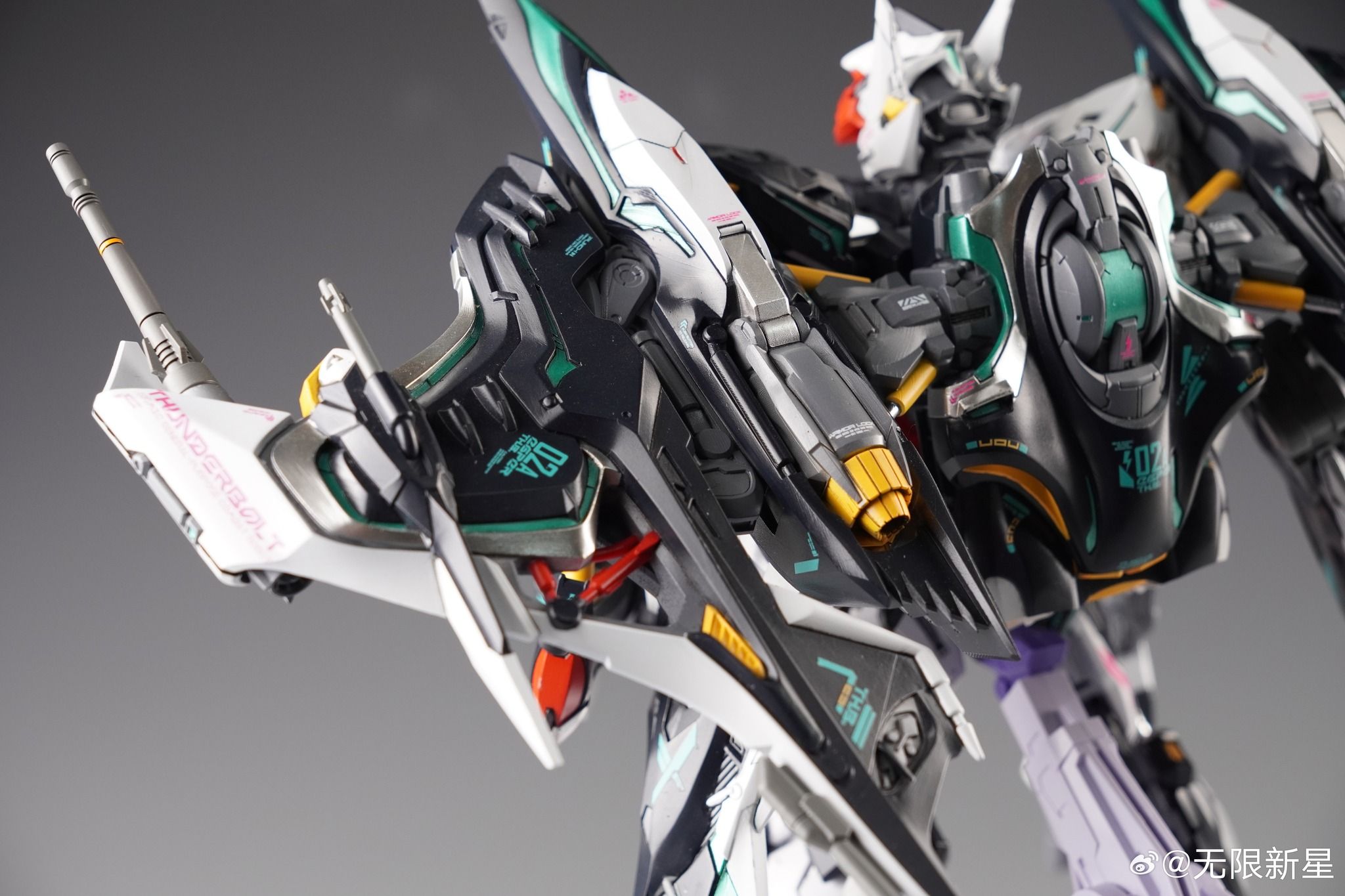 1/100 Thunderbolt 2.0 Inera+ (Mô hình lắp ráp) 