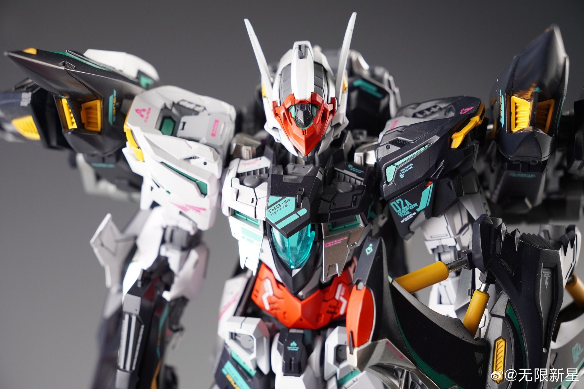  1/100 Thunderbolt 2.0 Inera+ (Mô hình lắp ráp) 