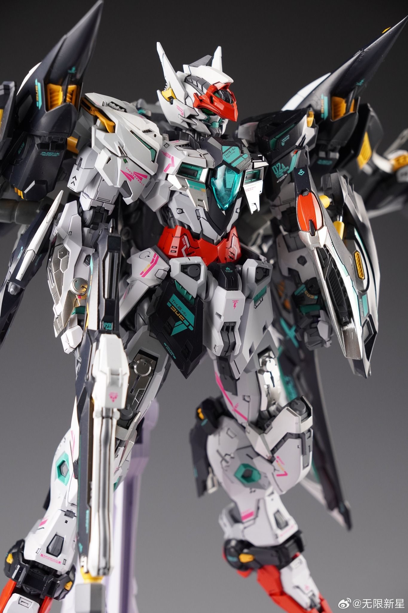  1/100 Thunderbolt 2.0 Inera+ (Mô hình lắp ráp) 