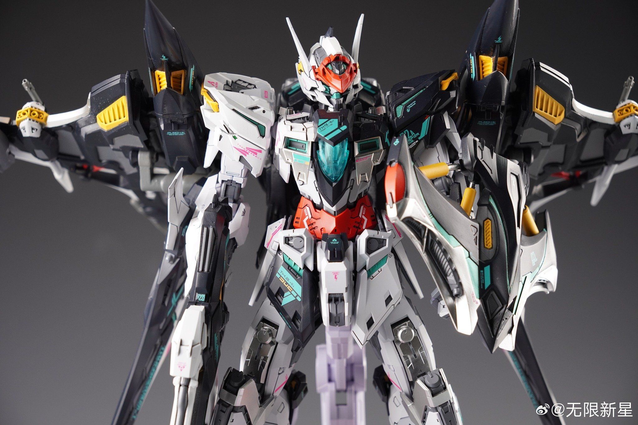  1/100 Thunderbolt 2.0 Inera+ (Mô hình lắp ráp) 