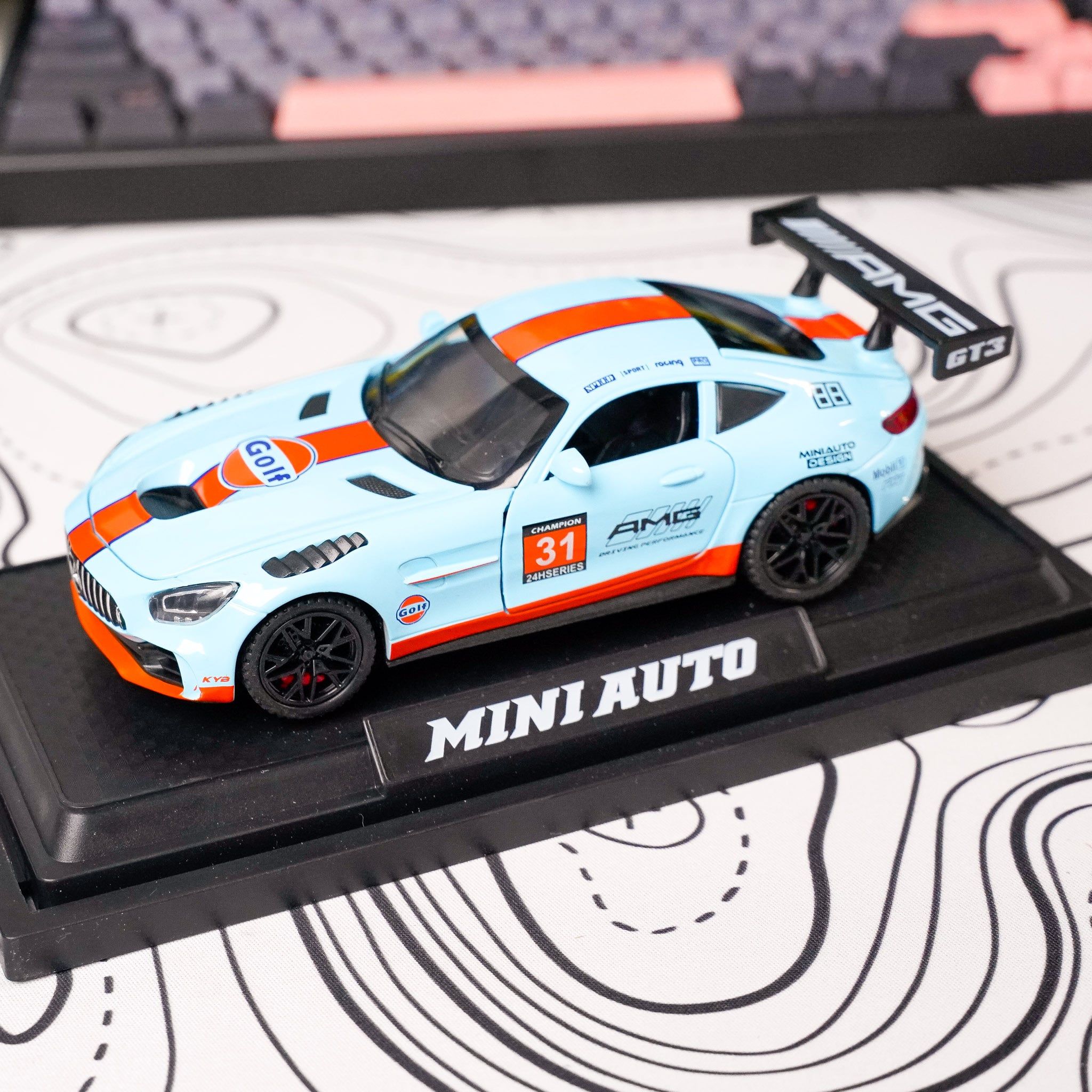  [1:32] Mô hình xe Fullbox có đế trưng bày 