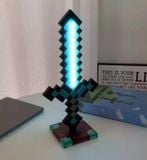  Đèn để bàn, đèn ngủ trang trí Kiếm Minecraft + chân đế sạc 
