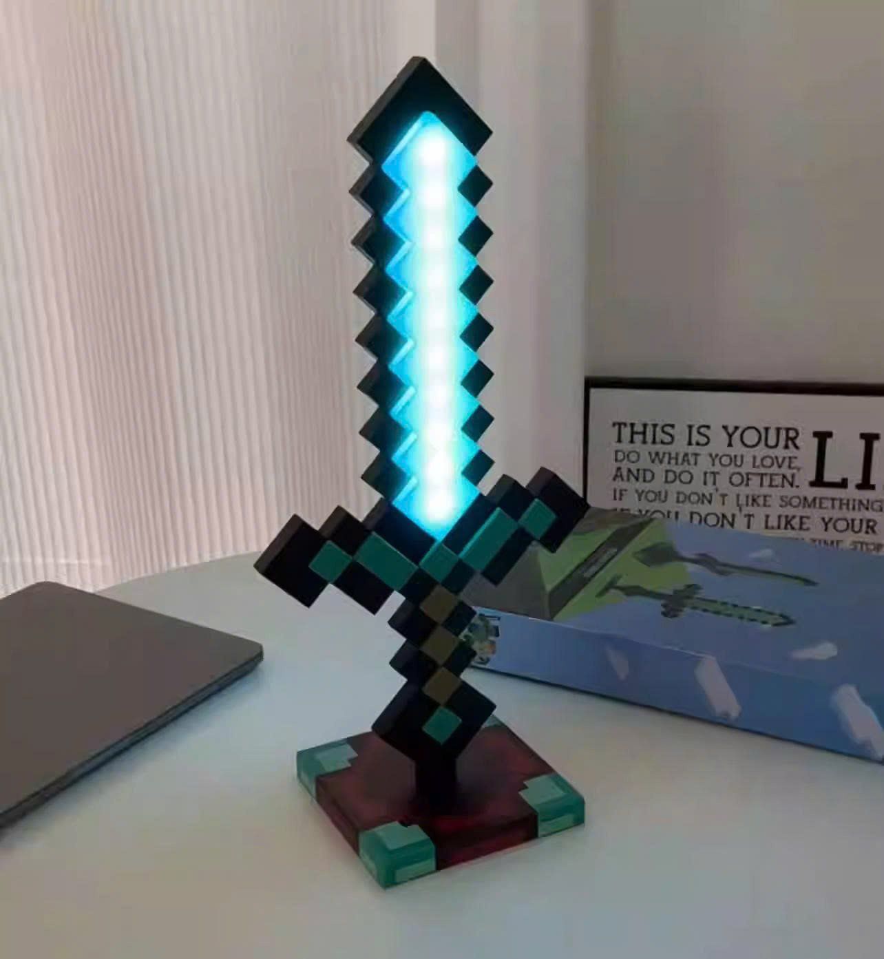  Đèn để bàn, đèn ngủ trang trí Kiếm Minecraft + chân đế sạc 