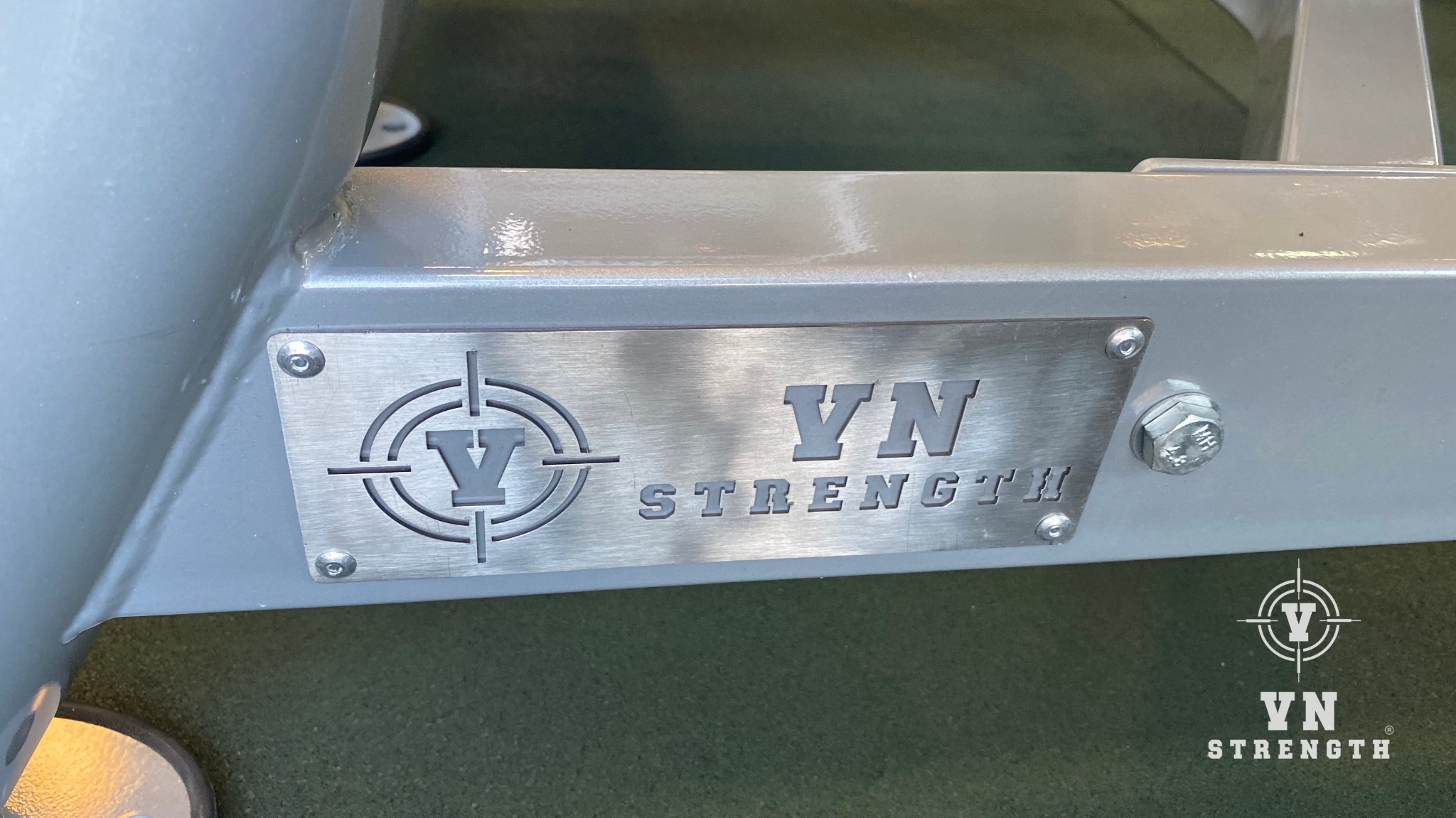 MÁY ĐẠP CHÂN︱PLATE LOADED SQUAT︱VNS001