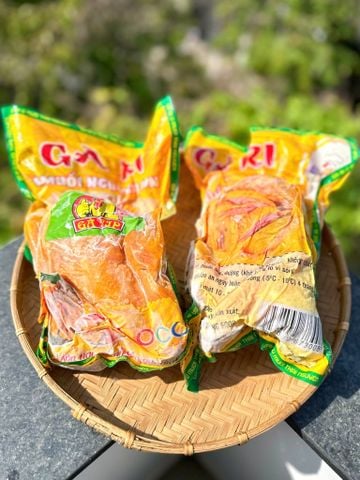 Gà Ủ Muối Nguyên Con