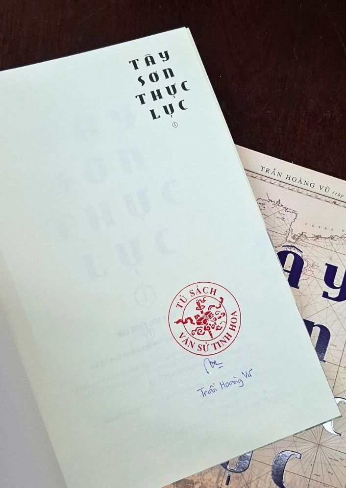  Tây Sơn thực lục - Boxset có chữ ký tác giả Trần Hoàng Vũ 