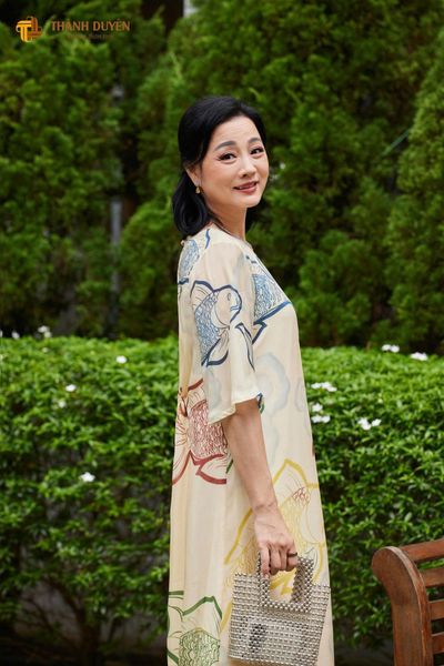 D105-V31- Đâm Voan Tơ Tằm Trung niên Thành Duyên họa tiết cách điệu con cá, tay lỡ, suông form A, mềm mại ,thoáng mát