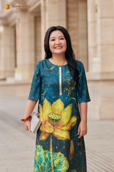 D105-VX06- Đâm Lụa Tằm Trung niên Thành Duyên họa tiết hoa sen, tay lỡ, suông form A, mềm mại ,thoáng mát