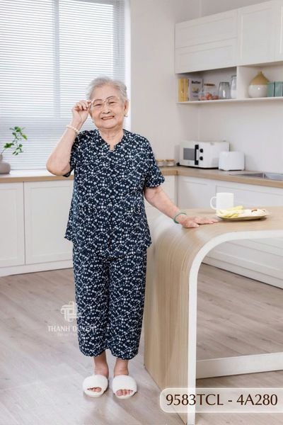 9583TCL -  Đồ bộ bông cho bà mặc nhà Thành Duyên chất liệu Thun cao cấp, cổ tàu, tay ngắn, quần lửng(4G)