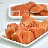 Cá hồi cắt khối đông lạnh