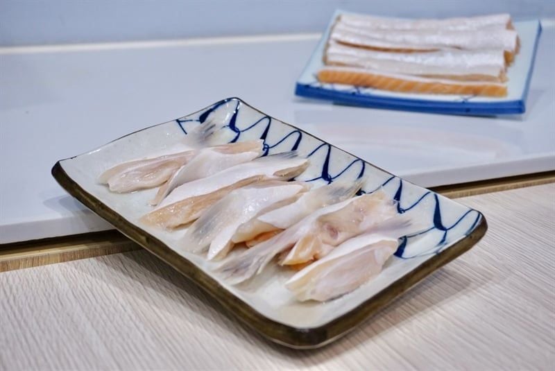 Vây Cá Hồi Đông Lạnh 