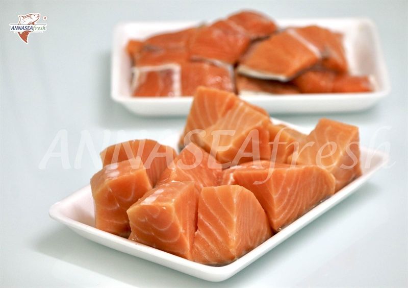  Cá hồi cắt khối đông lạnh 