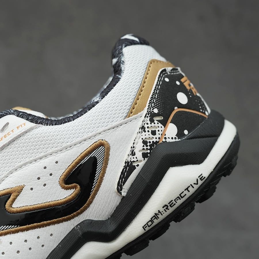 JOMA FS REACTIVE TF 2402 - TRẮNG/ĐEN CHẤM BI