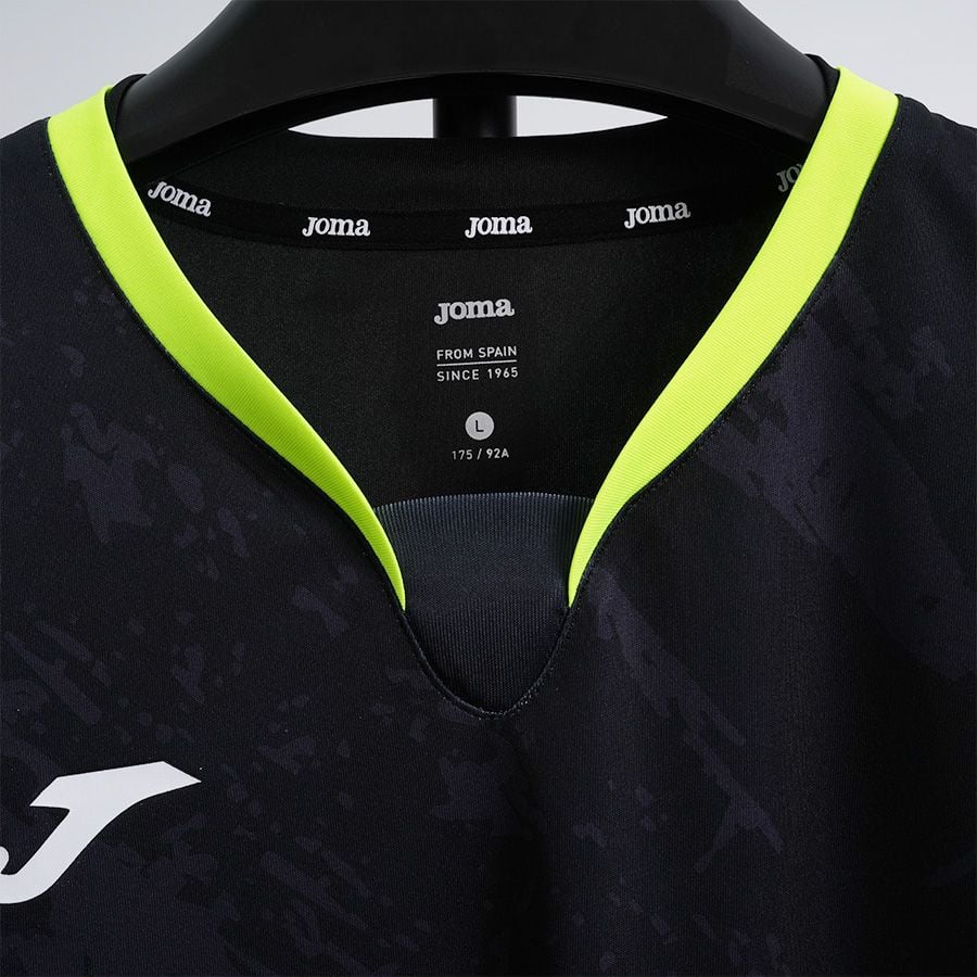 ÁO BÓNG ĐÁ JOMA - 3155FP0250-010 - ĐEN/XANH DẠ QUANG