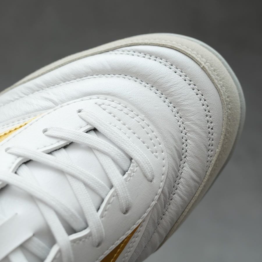 MIZUNO MORELIA SALA ELITE TF - Q1GB261250 - TRẮNG/VÀNG