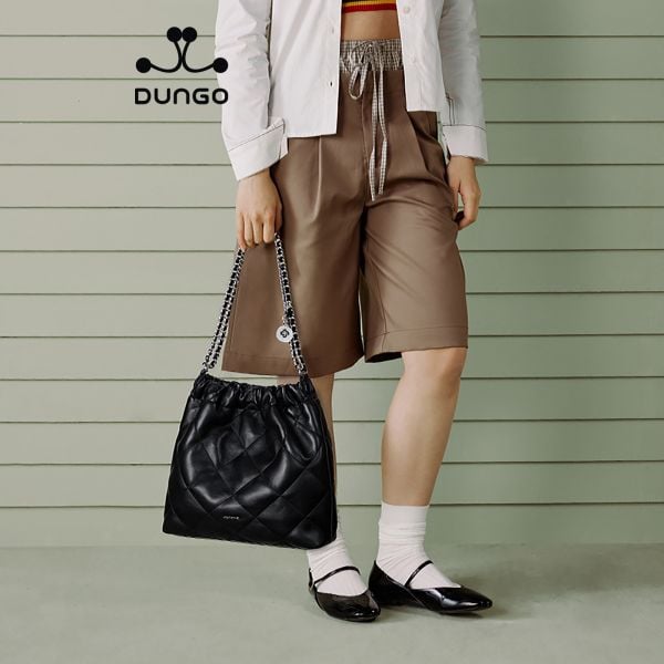  Túi Bucket JU173116-01 Da Chần Mềm Đen Quai Xích 