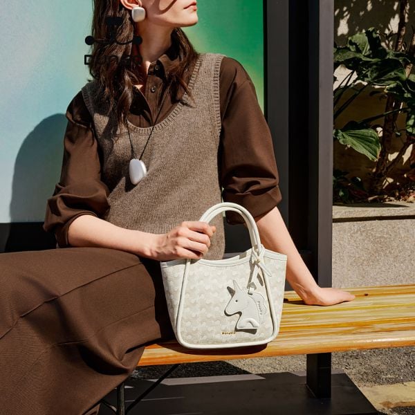  Túi Xách Charm Ngựa Kem NU1172241-48 