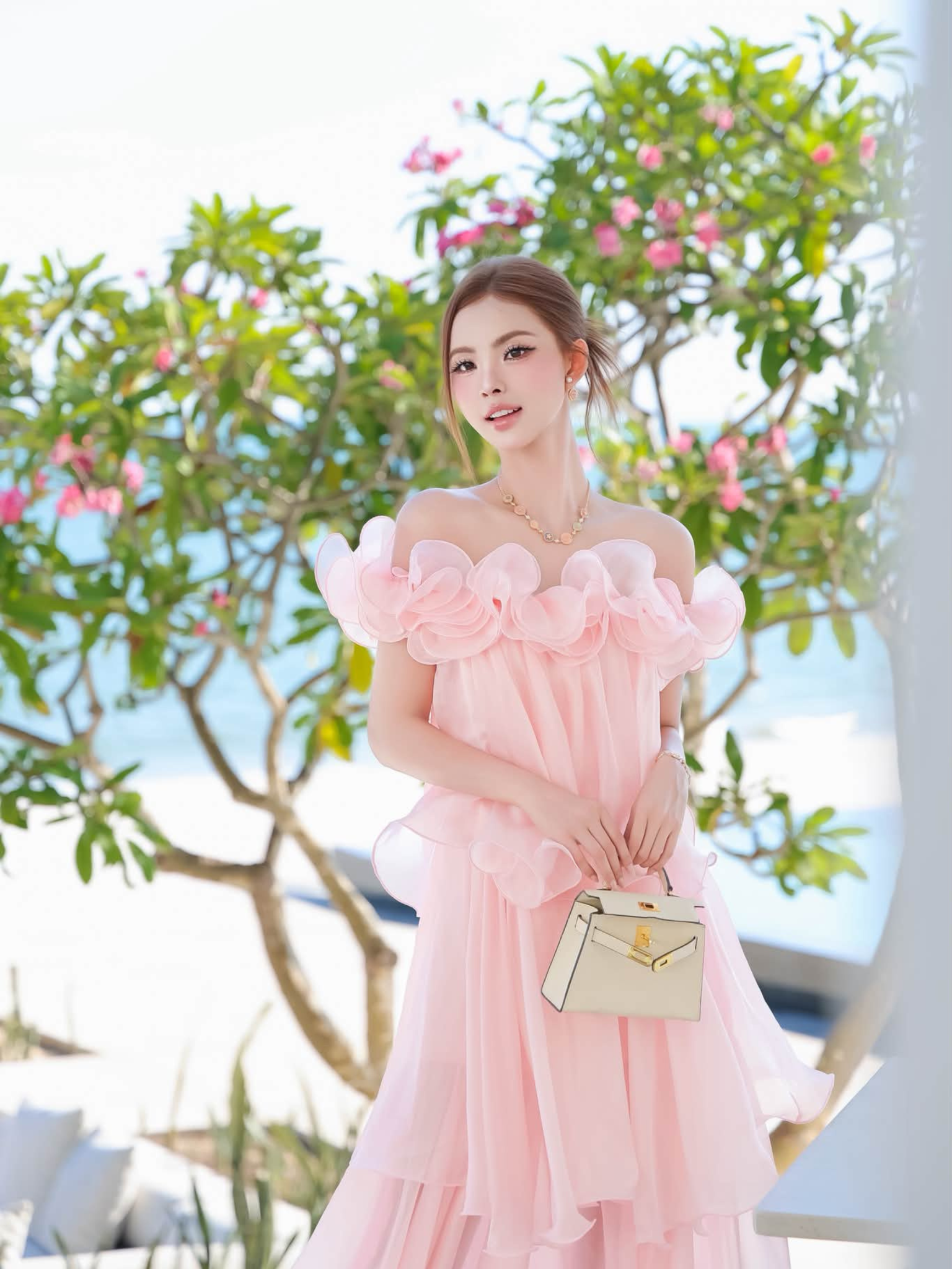 เดรส BẸT ไหล่ ระบาย TẦNG