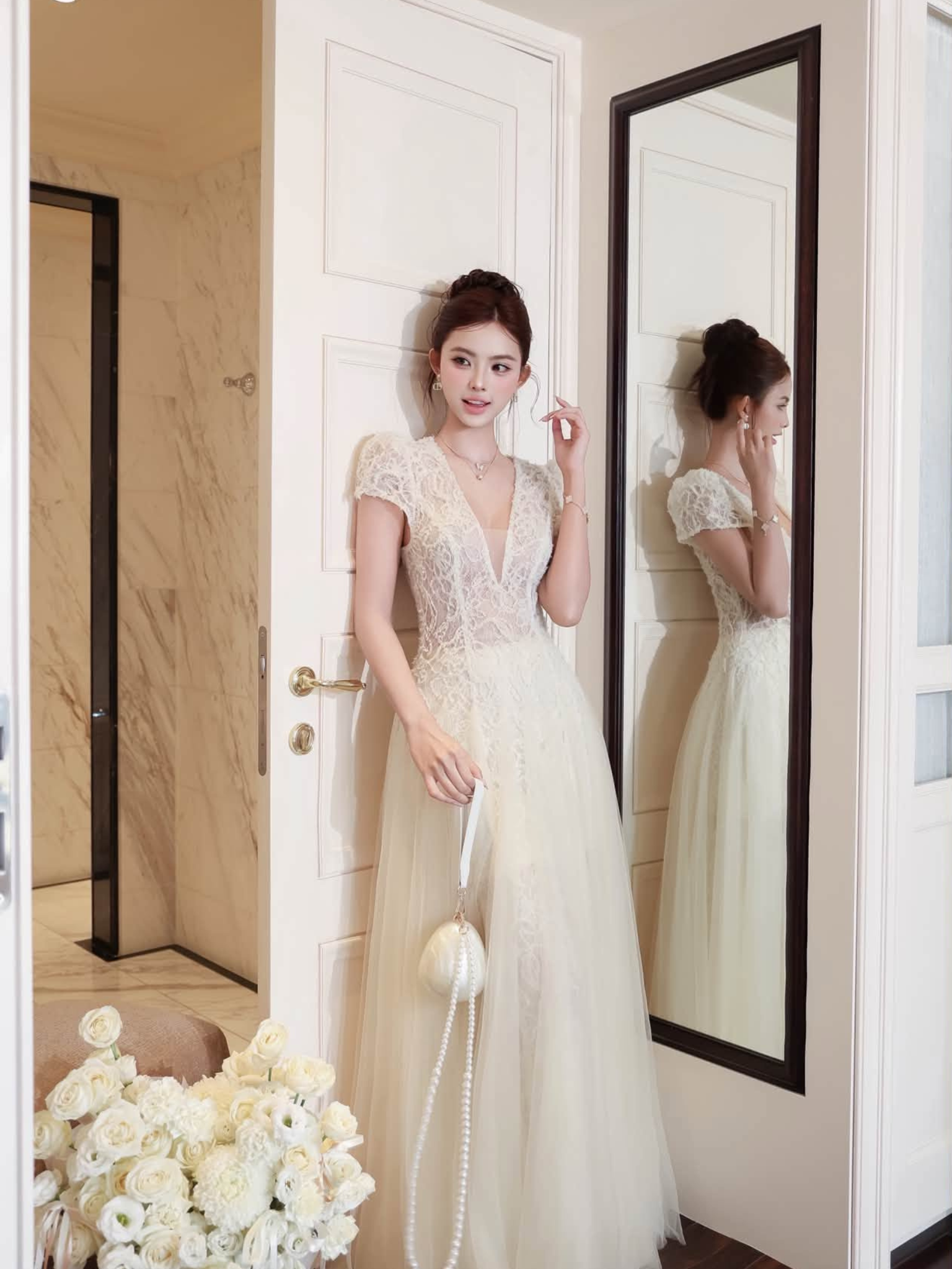 เดรส ลูกไม้ BÔNG คอวี