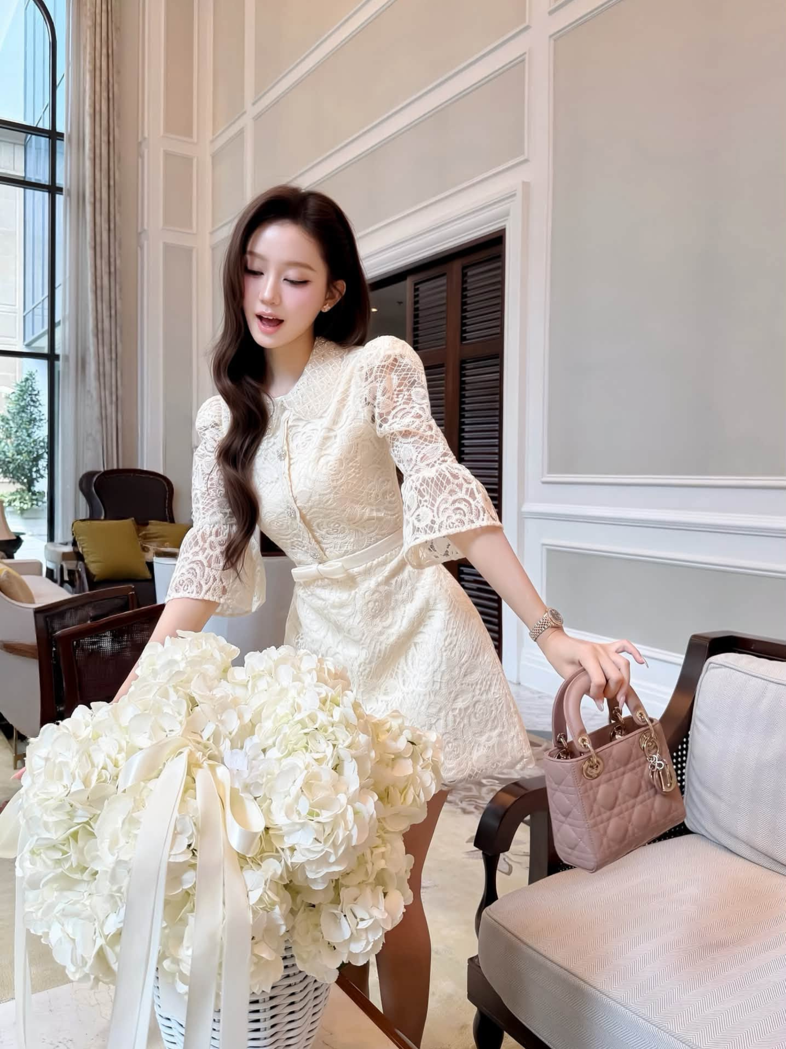 เดรส ลูกไม้ แขน ยาวครึ่ง คอ ปักมุก