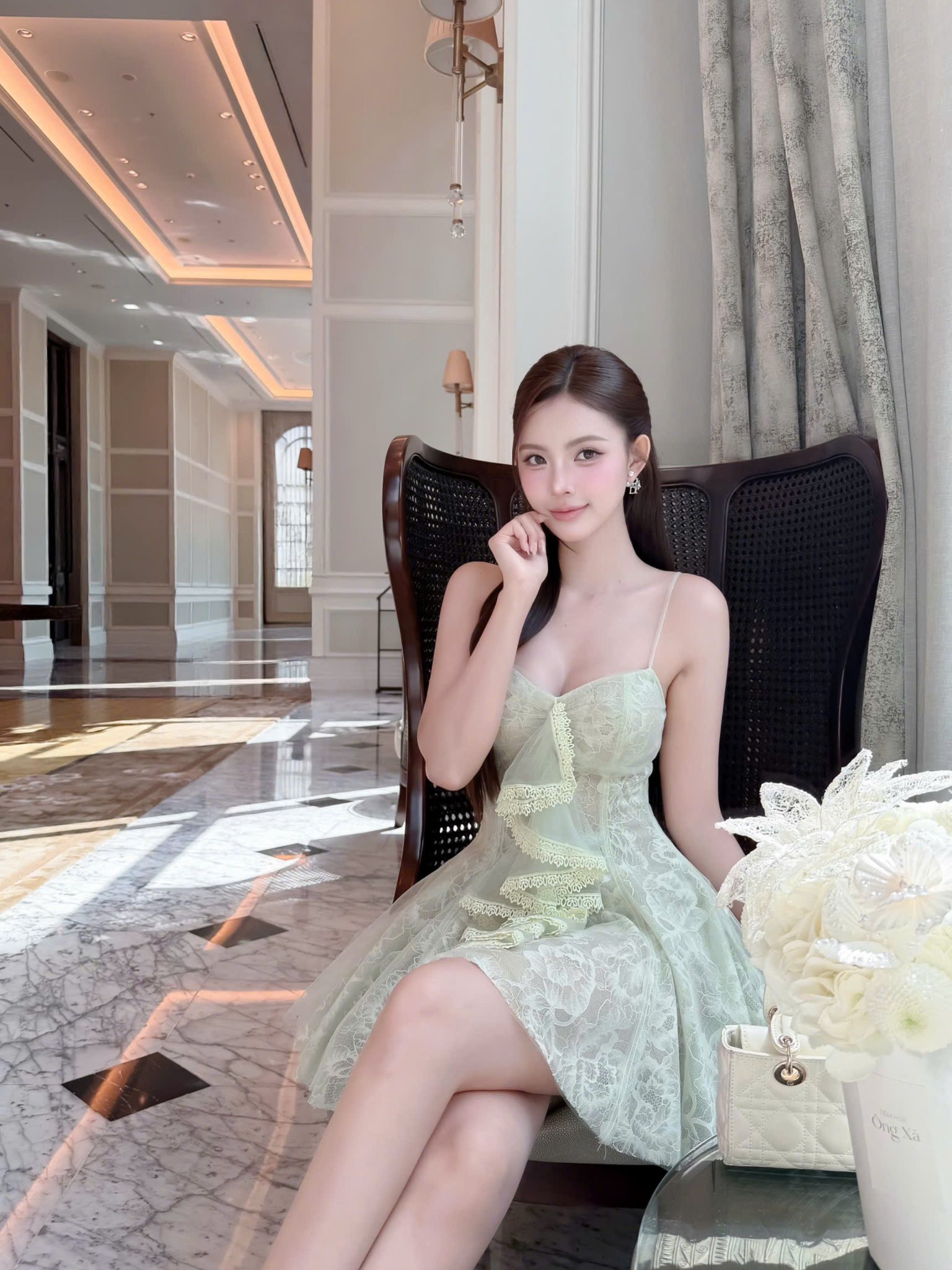 เดรส ลูกไม้ ขอบ ระบาย อก