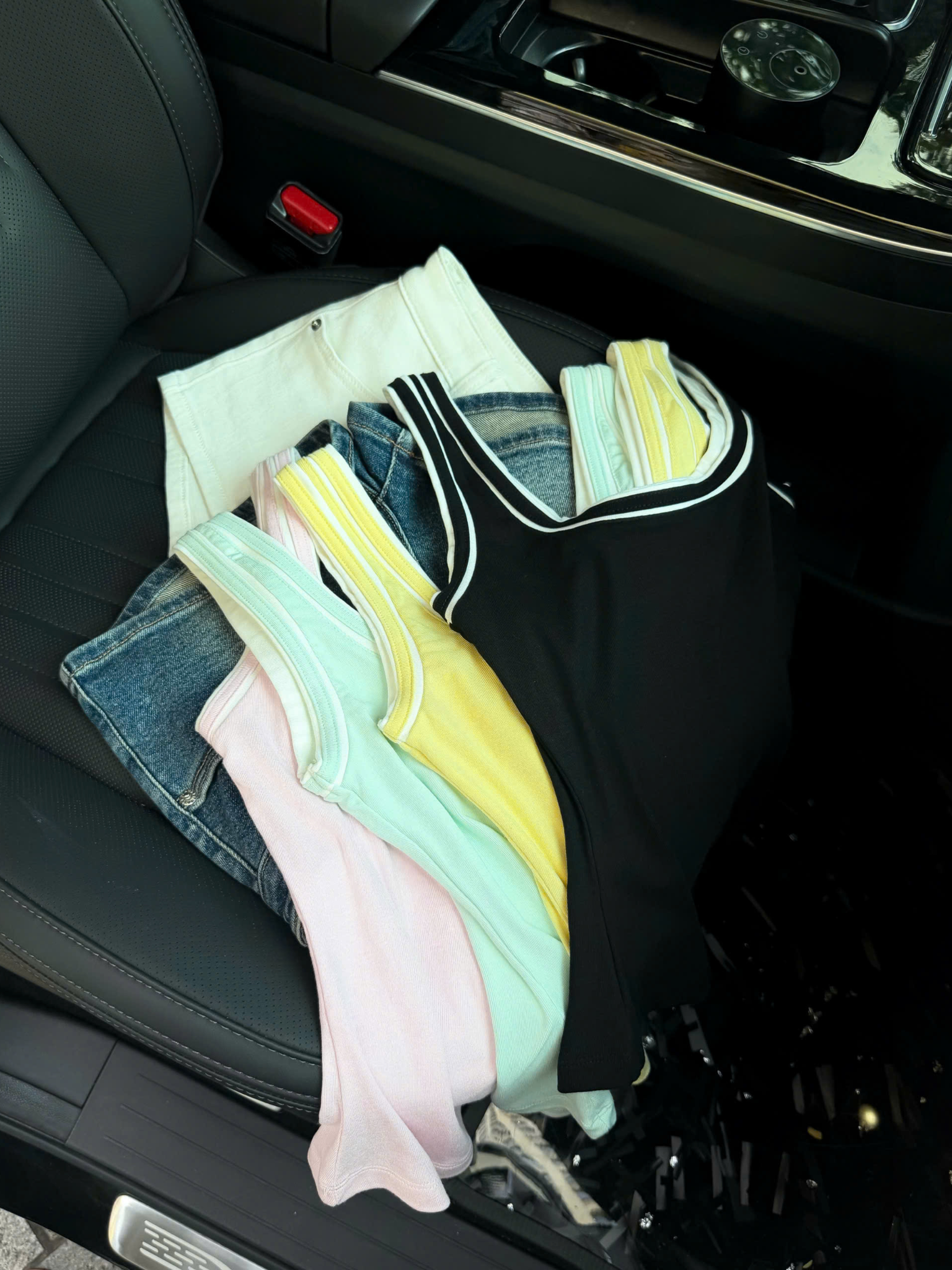 เสื้อ ยืด ขอบสีตัด