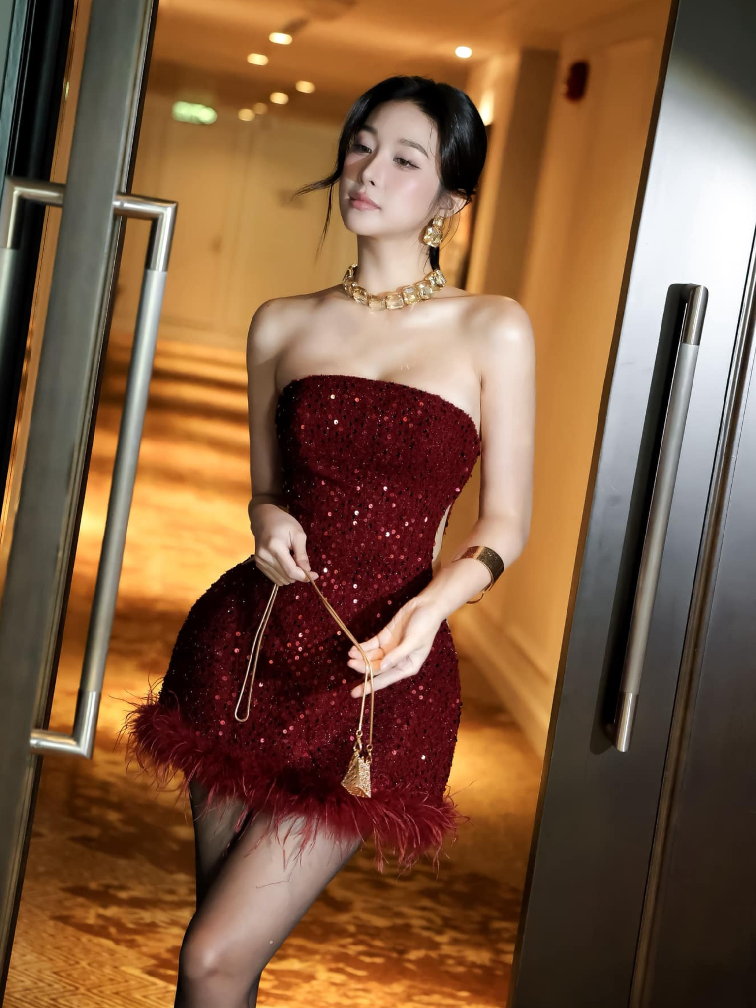 ชุดถ้วย Kim SA พร้อมขอบขนนก