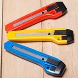 Dao rọc giấy 18mm FO-KN02B