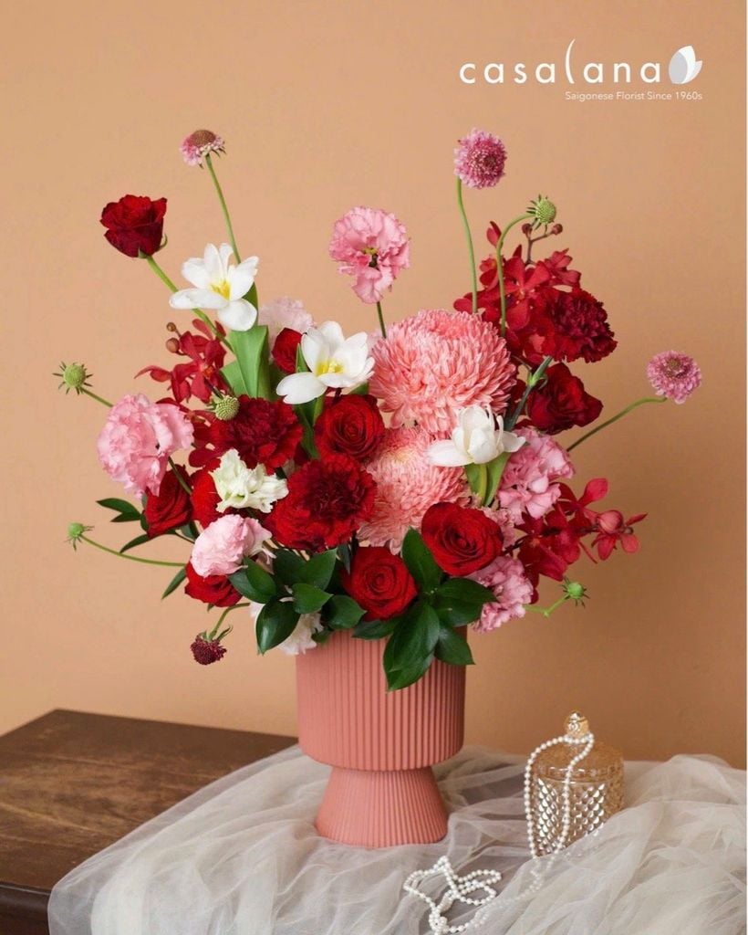  Bình Hoa Tone Đỏ 2 Cúc x Tulip_ 20.10 