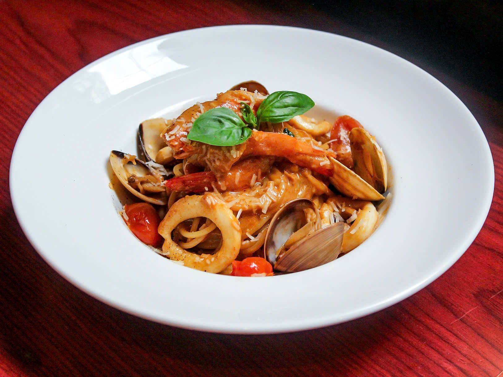  Mixed Seafood Spaghetti 