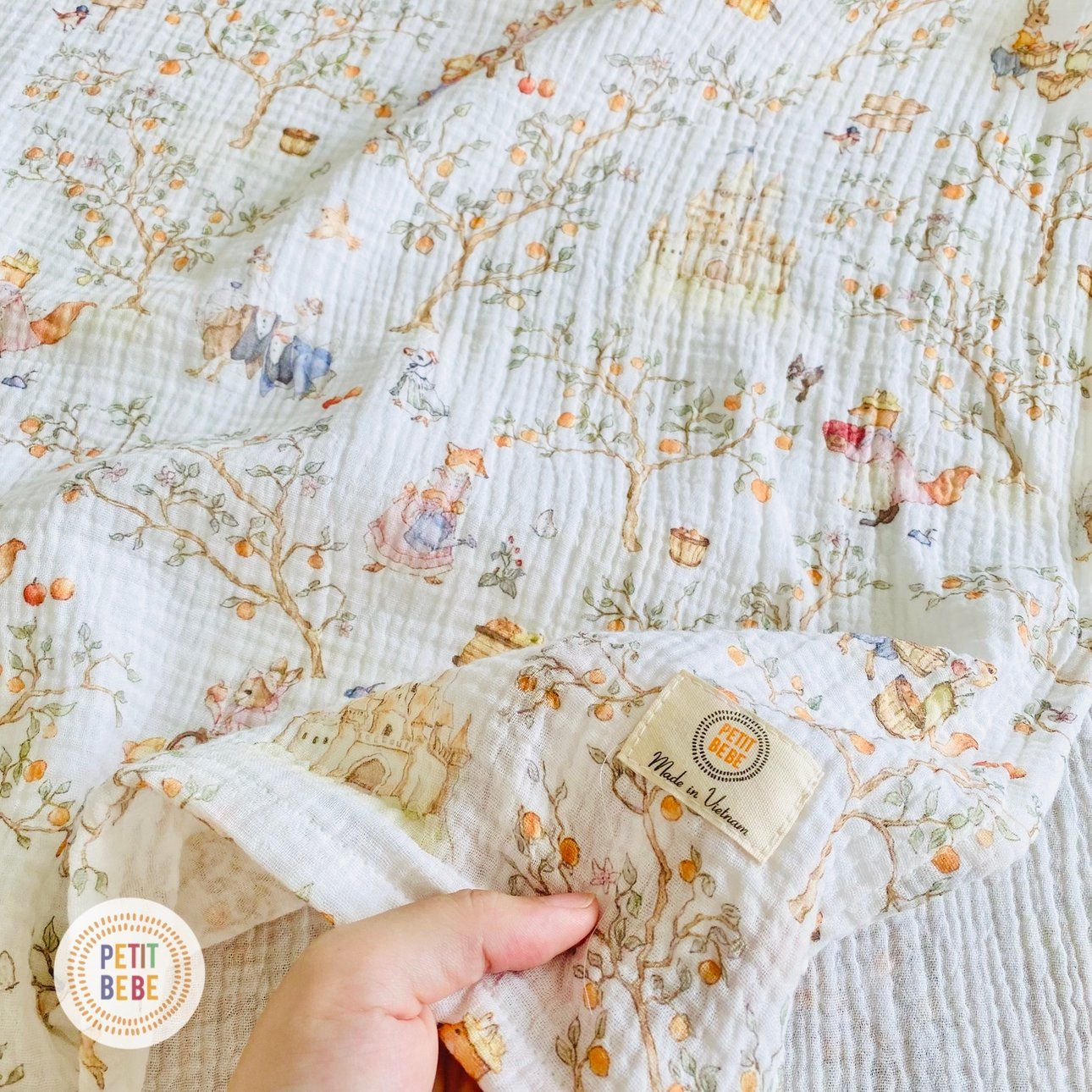  Khăn tắm 100x100cm cho bé Petit Bebe 
