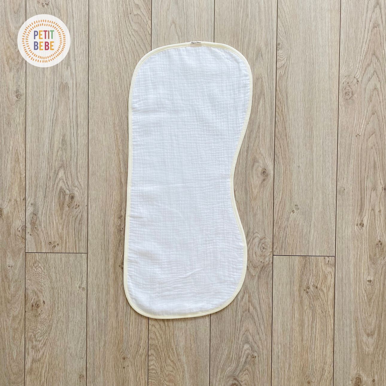  Khăn lót vai hỗ trợ vỗ ợ hơi cho bé Petit Bebe 