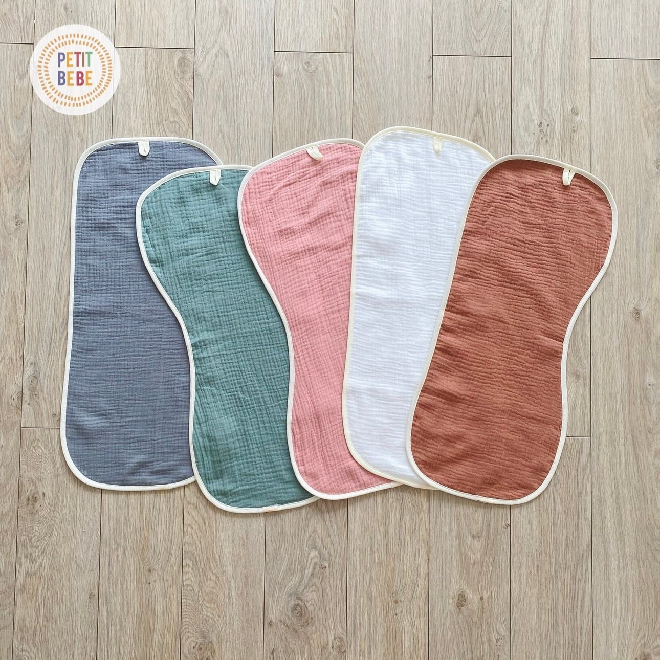  Khăn lót vai hỗ trợ vỗ ợ hơi cho bé Petit Bebe 