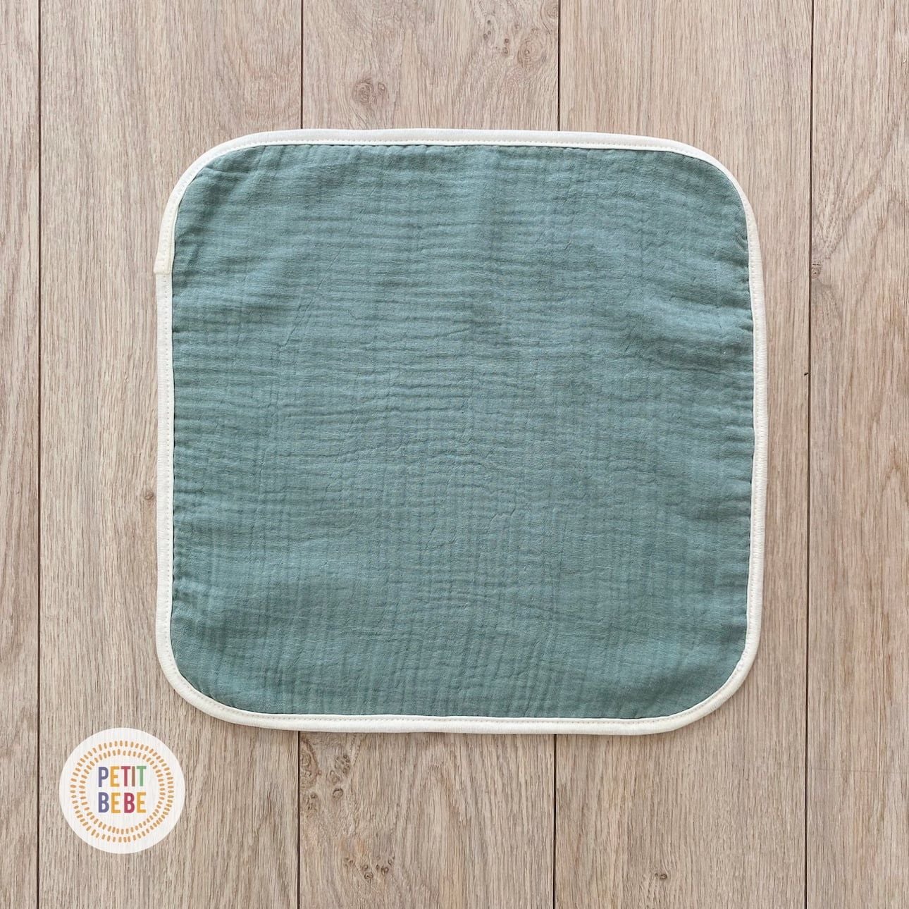  Khăn mặt kích thước lớn 30x30cm cho bé Petit Bebe 