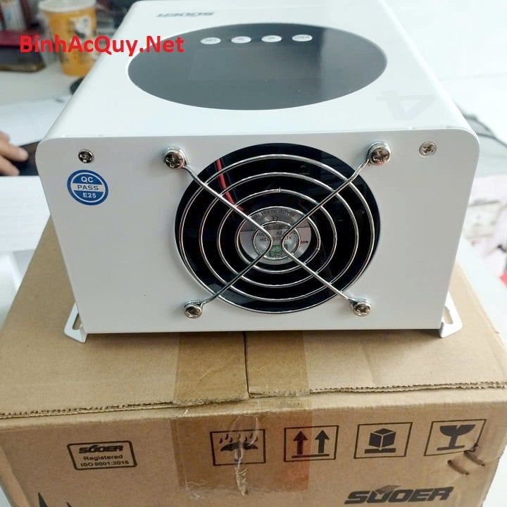  Bộ điều kiển MPPT tích hợp sạc SMP-4840 (48V-40AH) 