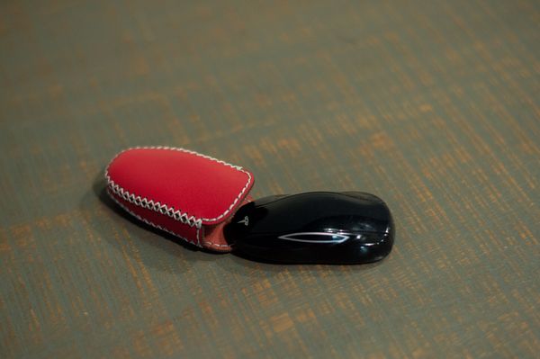  Tesla Model S - Bao da chìa khoá 