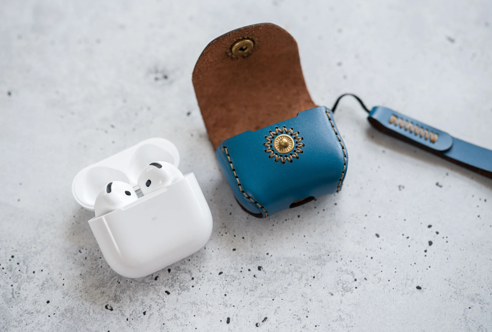  Bao da SEN nút bấm Apple Airpods 5 