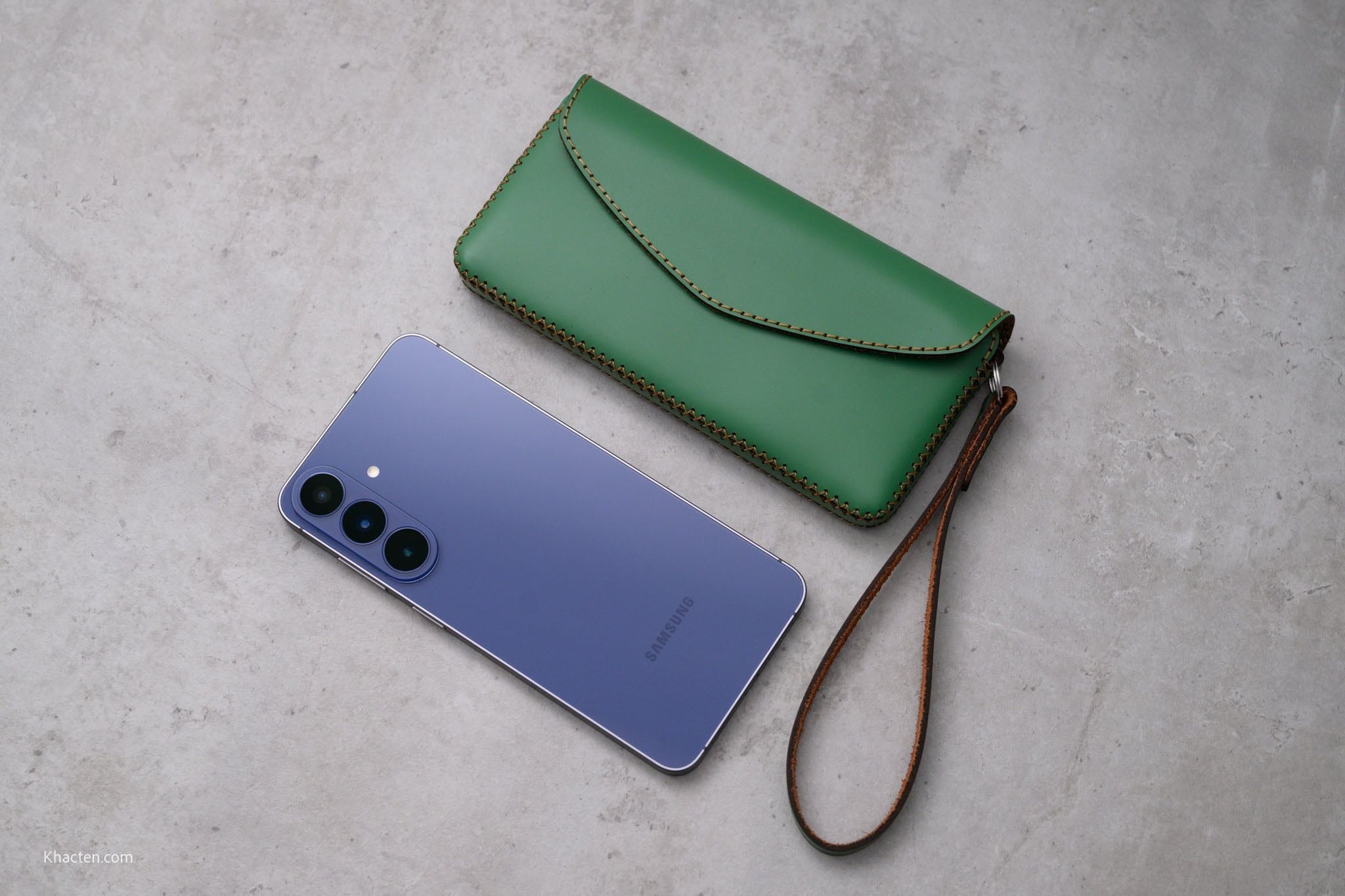  Samsung Galaxy S26 FE - Ví da nắp nhọn 