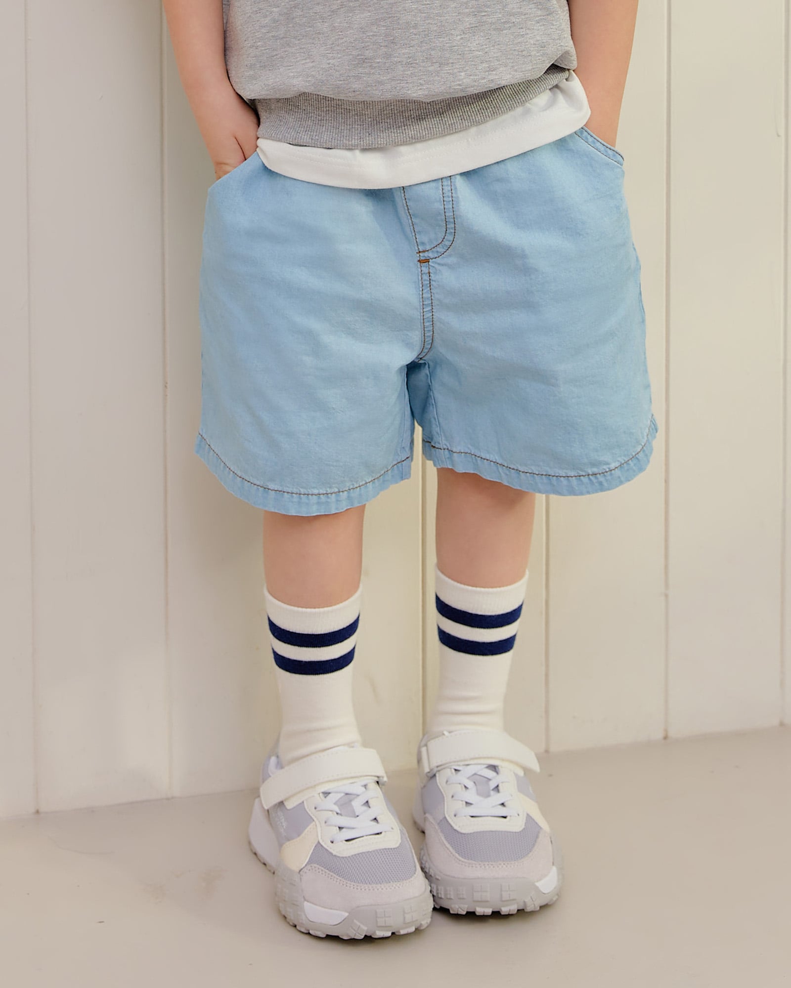 Quần short siêu nhẹ vải denim cotton mỏng mềm mại U950X